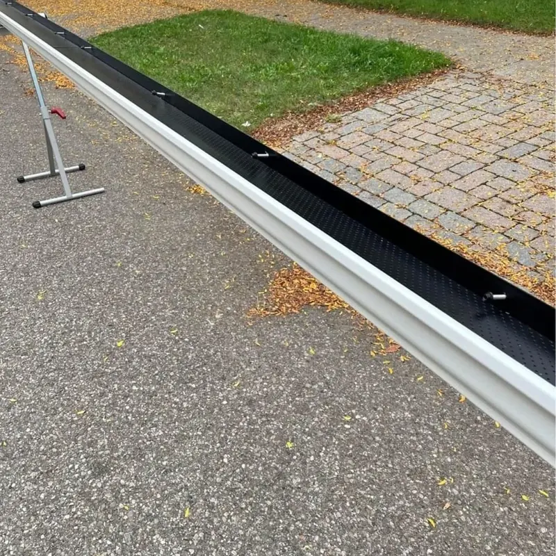 Aluminum soffit and fascia work
